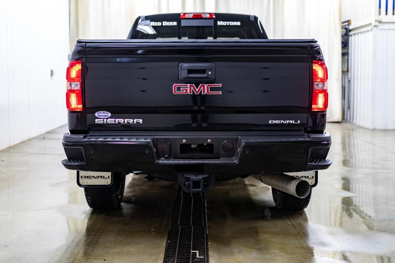 2018 GMC Sierra 2500 4x4 Crew Cab Denali HD Diesel Leather Roof Nav BCam Red Deer AB
