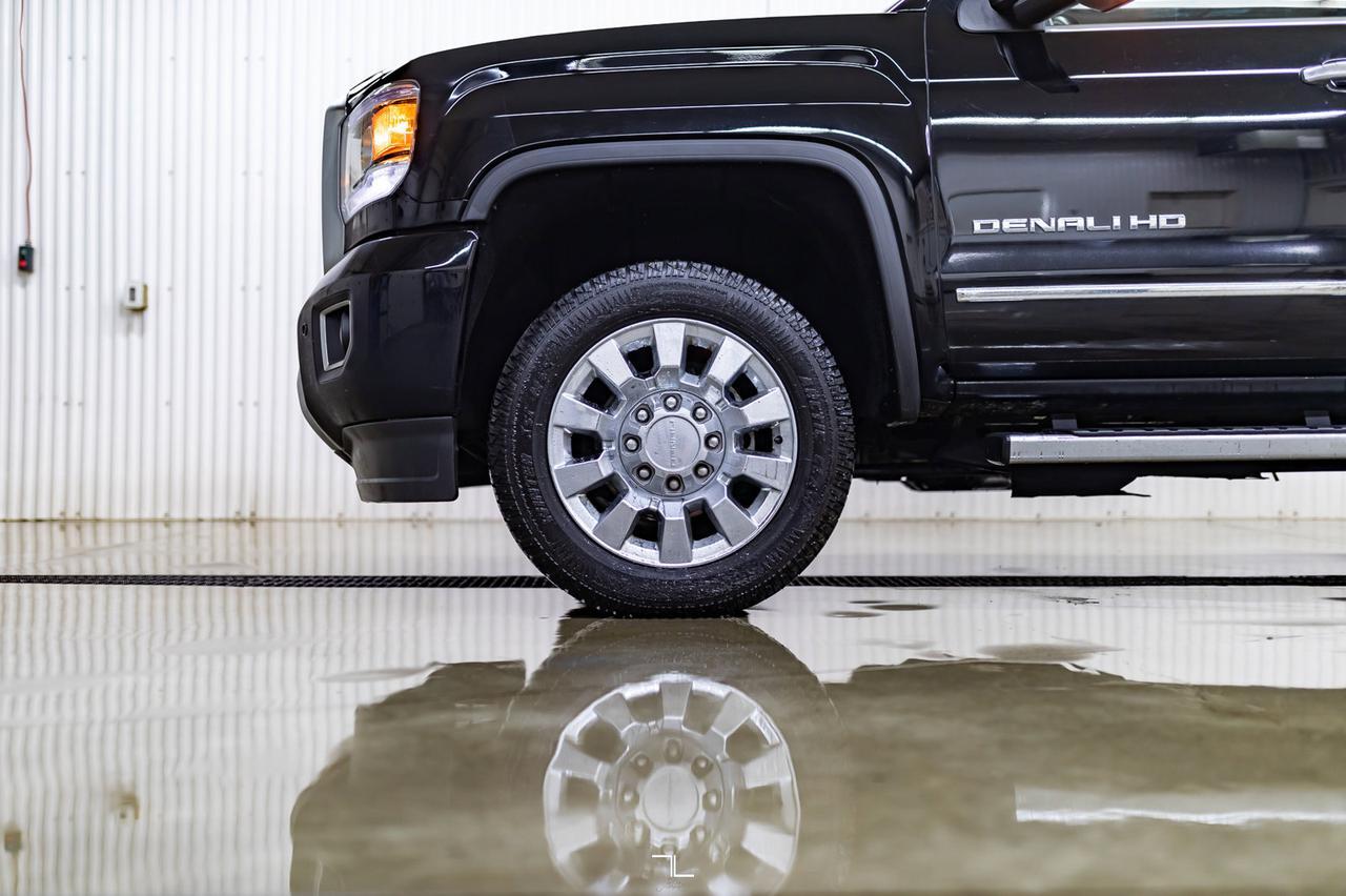 2018 GMC Sierra 2500 4x4 Crew Cab Denali HD Diesel Leather Roof Nav BCam Red Deer AB