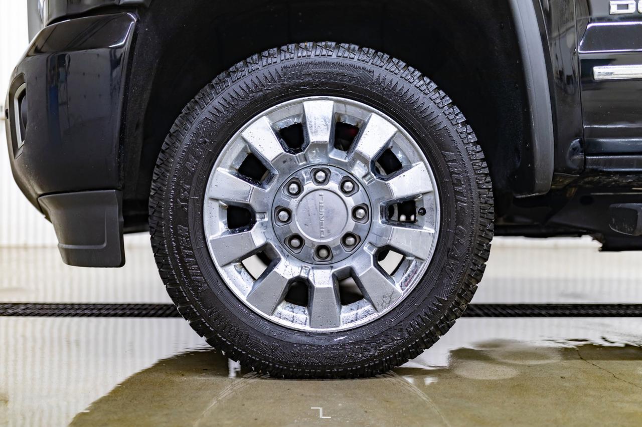 2018 GMC Sierra 2500 4x4 Crew Cab Denali HD Diesel Leather Roof Nav BCam Red Deer AB