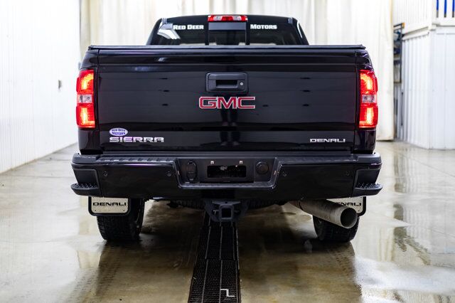 2018 GMC Sierra 2500 4x4 Crew Cab Denali HD Diesel Leather Roof Nav BCam Red Deer AB