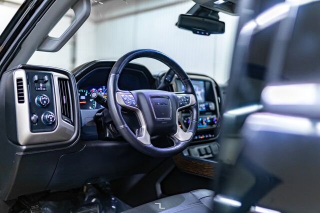 2018 GMC Sierra 2500 4x4 Crew Cab Denali HD Diesel Leather Roof Nav BCam Red Deer AB