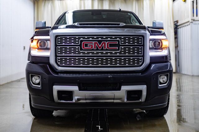 2018 GMC Sierra 2500 4x4 Crew Cab Denali HD Diesel Leather Roof Nav BCam Red Deer AB