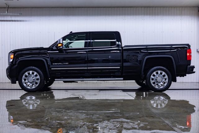 2018 GMC Sierra 2500 4x4 Crew Cab Denali HD Diesel Leather Roof Nav BCam Red Deer AB