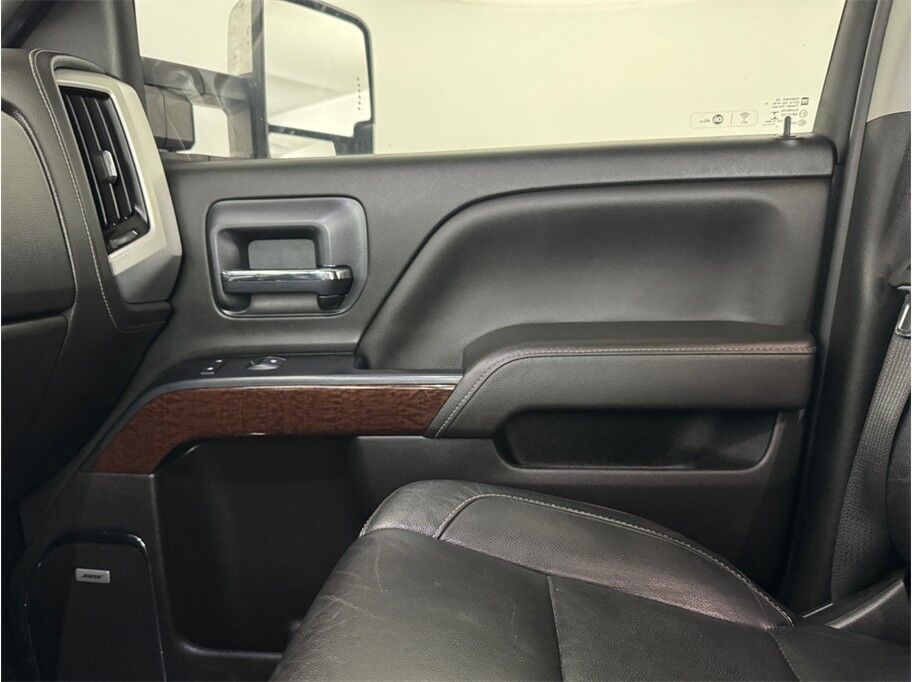 2018 GMC Sierra 2500 HD Crew Cab SLT Pickup 4D 6 1/2 ft Folsom CA