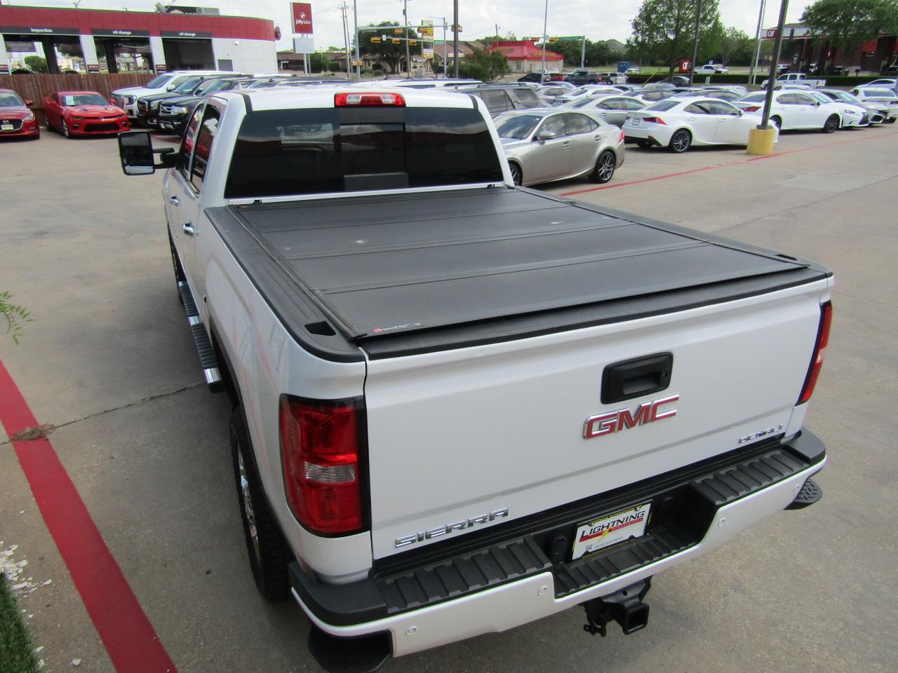 2018 GMC Sierra 2500HD 4WD Crew Cab 153.7 Denali Grand Prairie TX