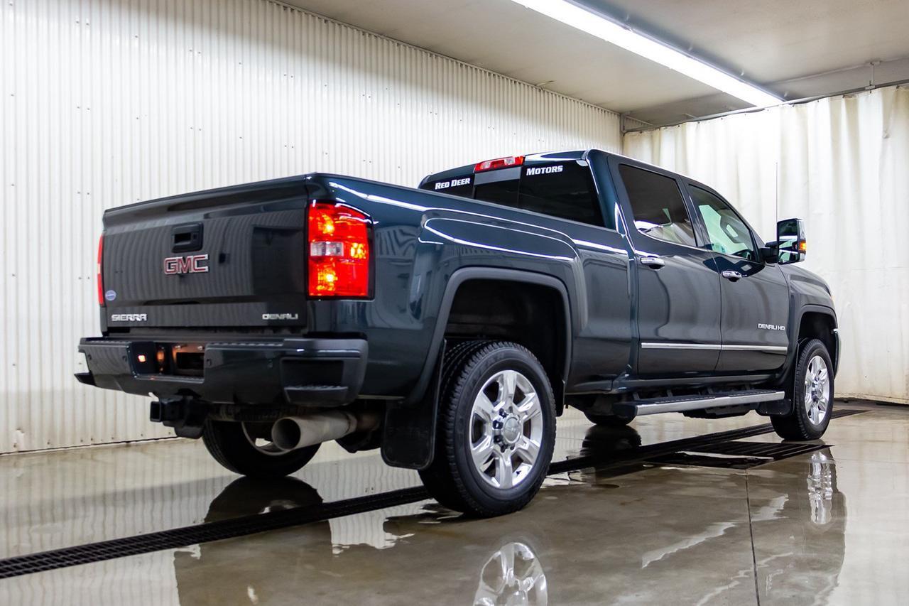 2018 GMC Sierra 2500HD 4x4 Crew Cab Denali Diesel Leather Roof Nav Red Deer AB