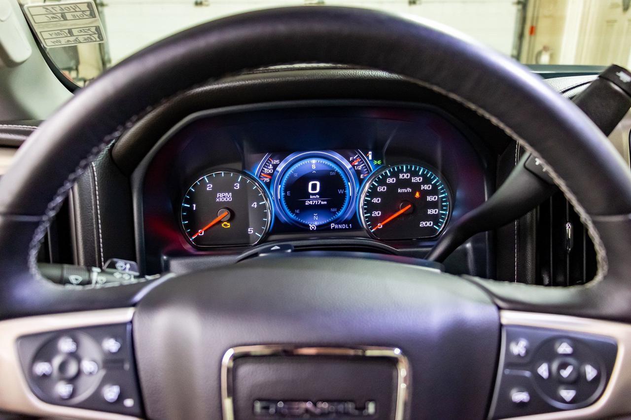 2018 GMC Sierra 2500HD 4x4 Crew Cab Denali Diesel Leather Roof Nav Red Deer AB