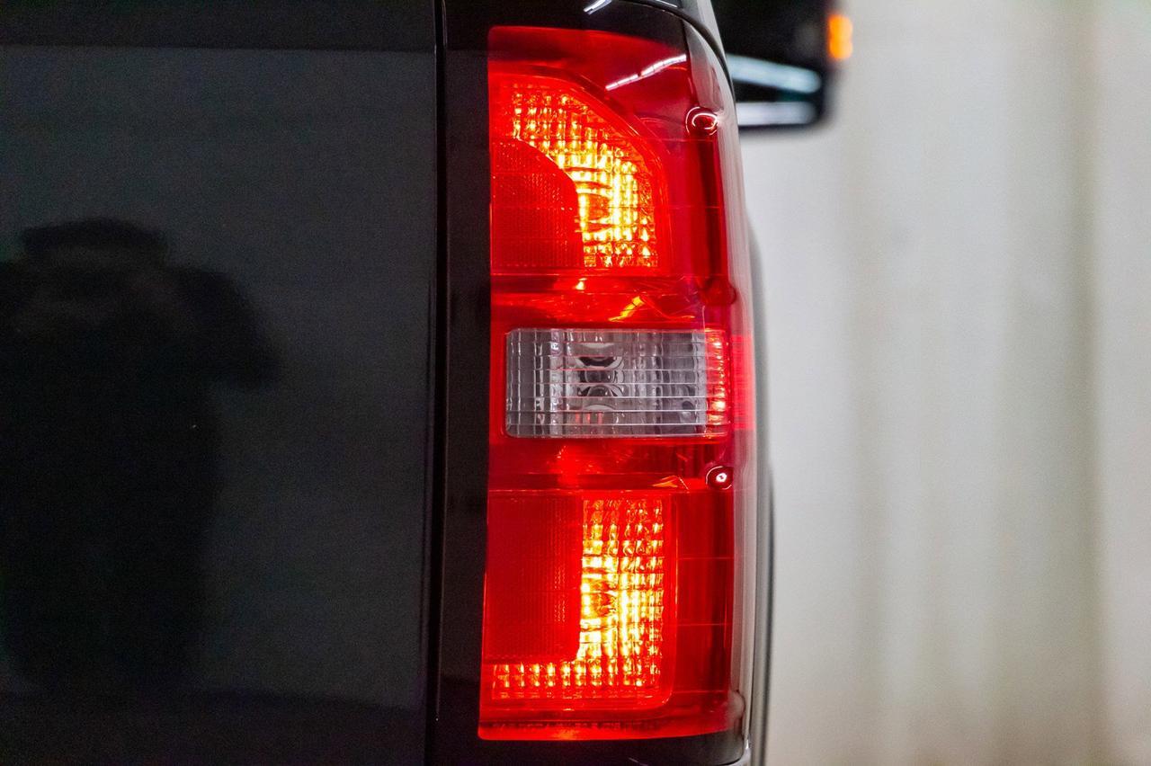 2018 GMC Sierra 2500HD 4x4 Crew Cab Denali Diesel Leather Roof Nav Red Deer AB