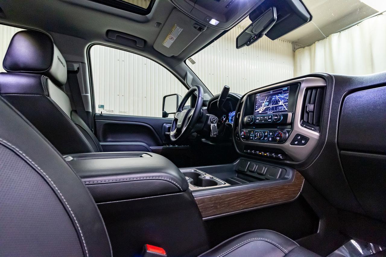 2018 GMC Sierra 2500HD 4x4 Crew Cab Denali Diesel Leather Roof Nav Red Deer AB