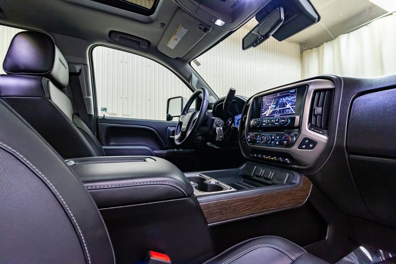 2018 GMC Sierra 2500HD 4x4 Crew Cab Denali Diesel Leather Roof Nav Red Deer AB