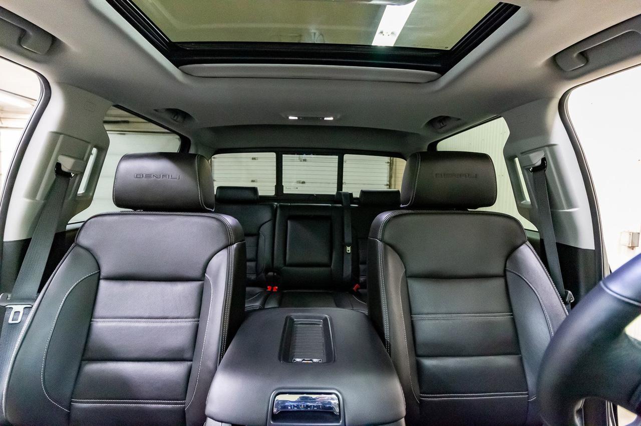 2018 GMC Sierra 2500HD 4x4 Crew Cab Denali Diesel Leather Roof Nav Red Deer AB