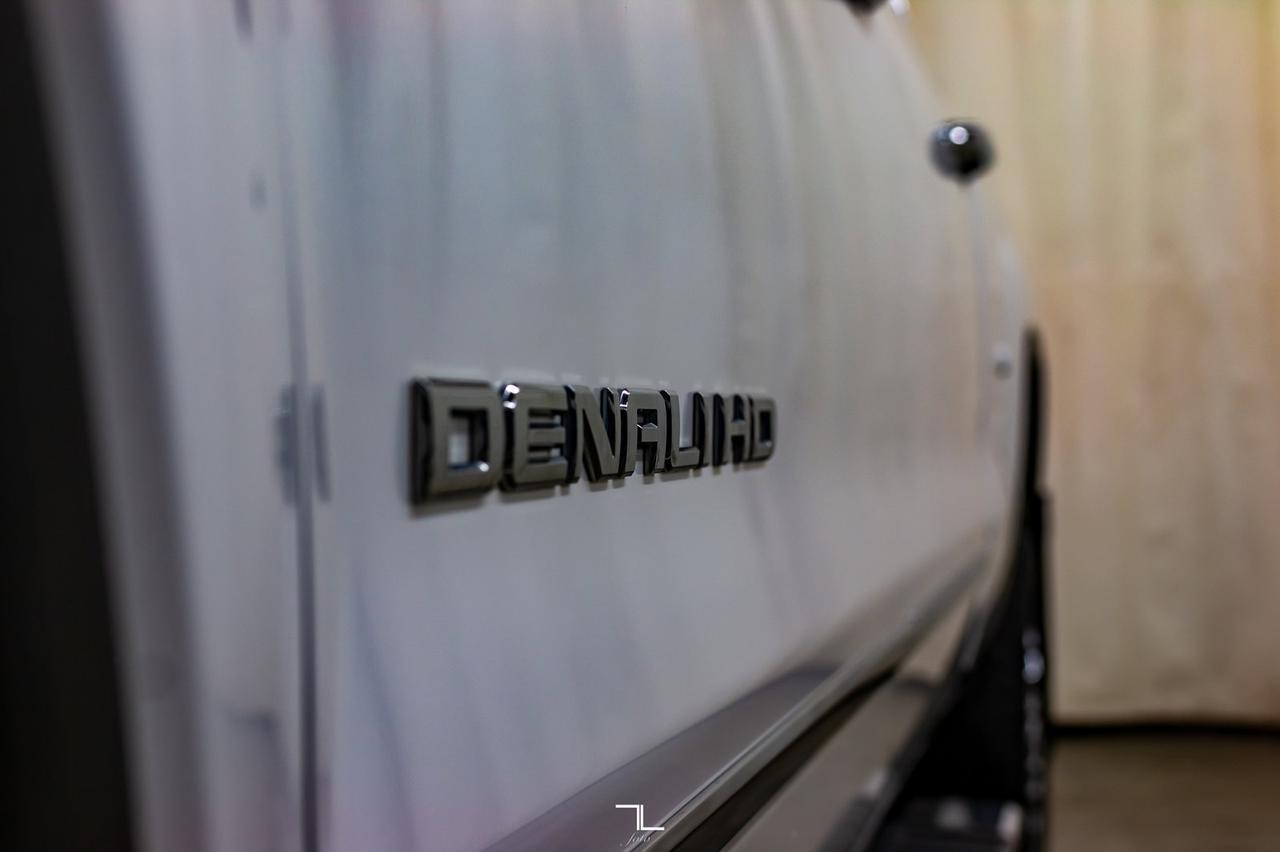 2018 GMC Sierra 2500HD 4x4 Crew Cab Denali HD Diesel Leather Roof Nav Red Deer AB