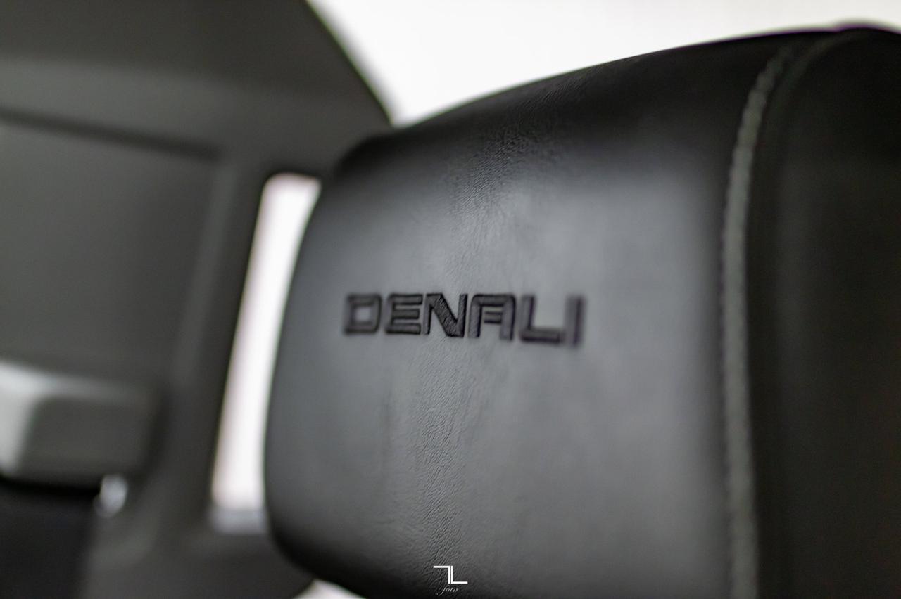 2018 GMC Sierra 2500HD 4x4 Crew Cab Denali HD Diesel Leather Roof Nav Red Deer AB