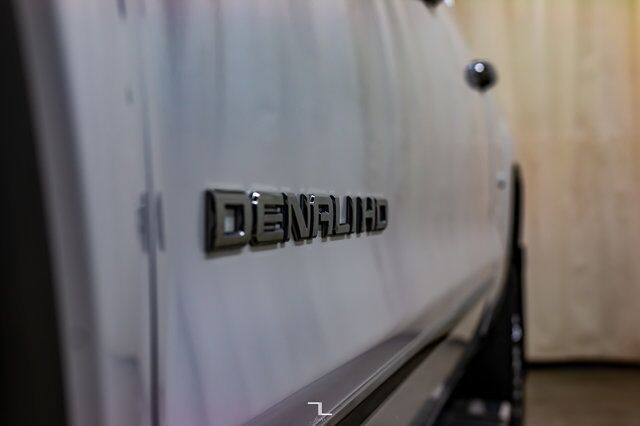 2018 GMC Sierra 2500HD 4x4 Crew Cab Denali HD Diesel Leather Roof Nav Red Deer AB