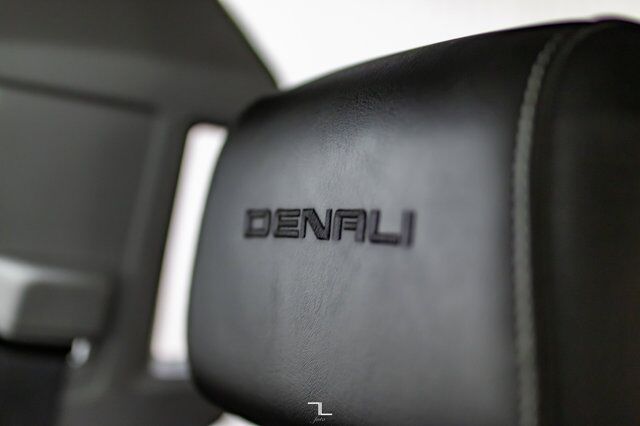 2018 GMC Sierra 2500HD 4x4 Crew Cab Denali HD Diesel Leather Roof Nav Red Deer AB