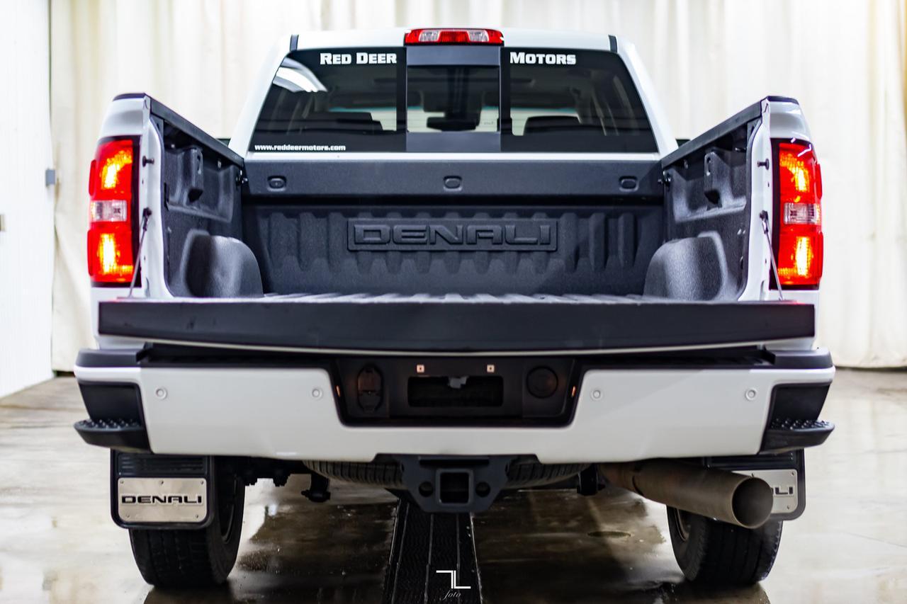 2018 GMC Sierra 2500HD 4x4 Crew Cab Denali HD Diesel Leather Roof Nav Red Deer AB