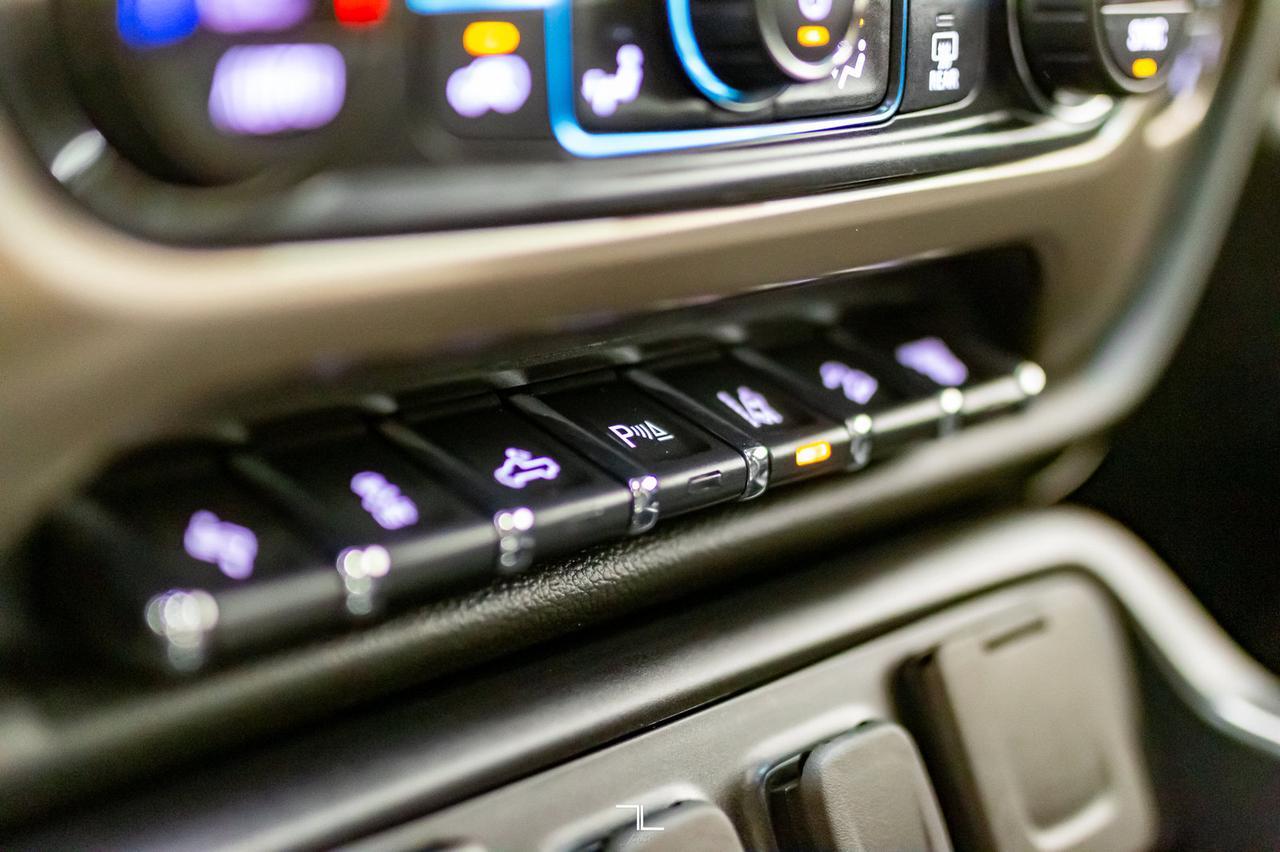 2018 GMC Sierra 2500HD 4x4 Crew Cab Denali HD Diesel Leather Roof Nav Red Deer AB