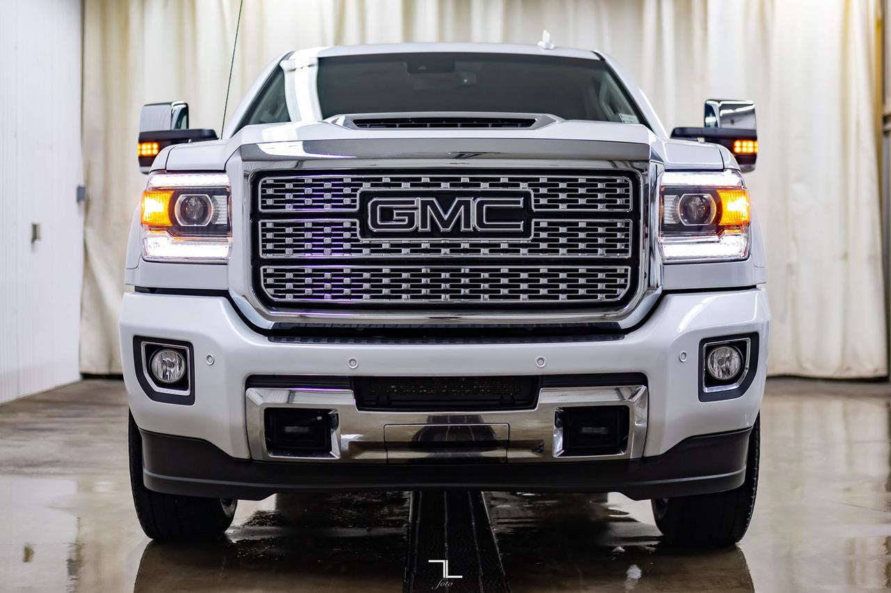 2018 GMC Sierra 2500HD 4x4 Crew Cab Denali HD Diesel Leather Roof Nav Red Deer AB