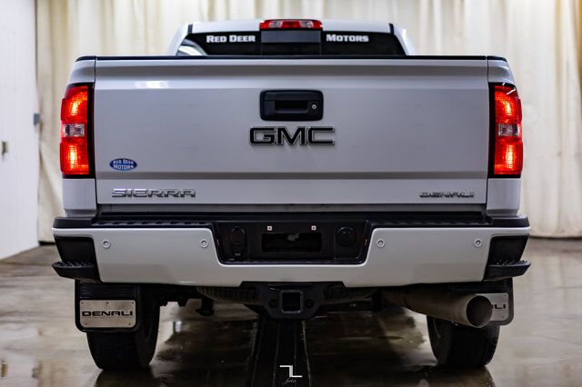 2018 GMC Sierra 2500HD 4x4 Crew Cab Denali HD Diesel Leather Roof Nav Red Deer AB