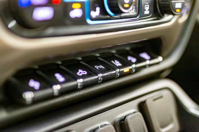 2018 GMC Sierra 2500HD 4x4 Crew Cab Denali HD Diesel Leather Roof Nav Red Deer AB