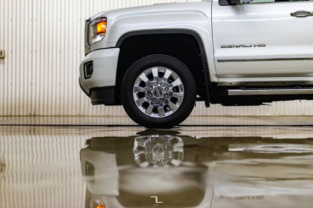 2018 GMC Sierra 2500HD 4x4 Crew Cab Denali HD Diesel Leather Roof Nav Red Deer AB