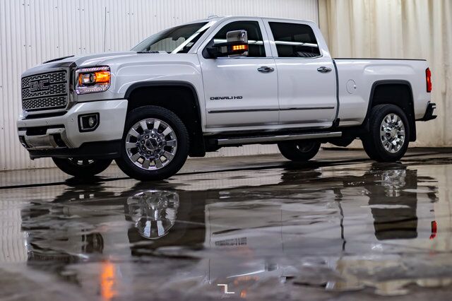 2018 GMC Sierra 2500HD 4x4 Crew Cab Denali HD Diesel Leather Roof Nav Red Deer AB