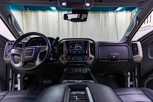 2018 GMC Sierra 2500HD 4x4 Crew Cab Denali HD Diesel Leather Roof Nav Red Deer AB