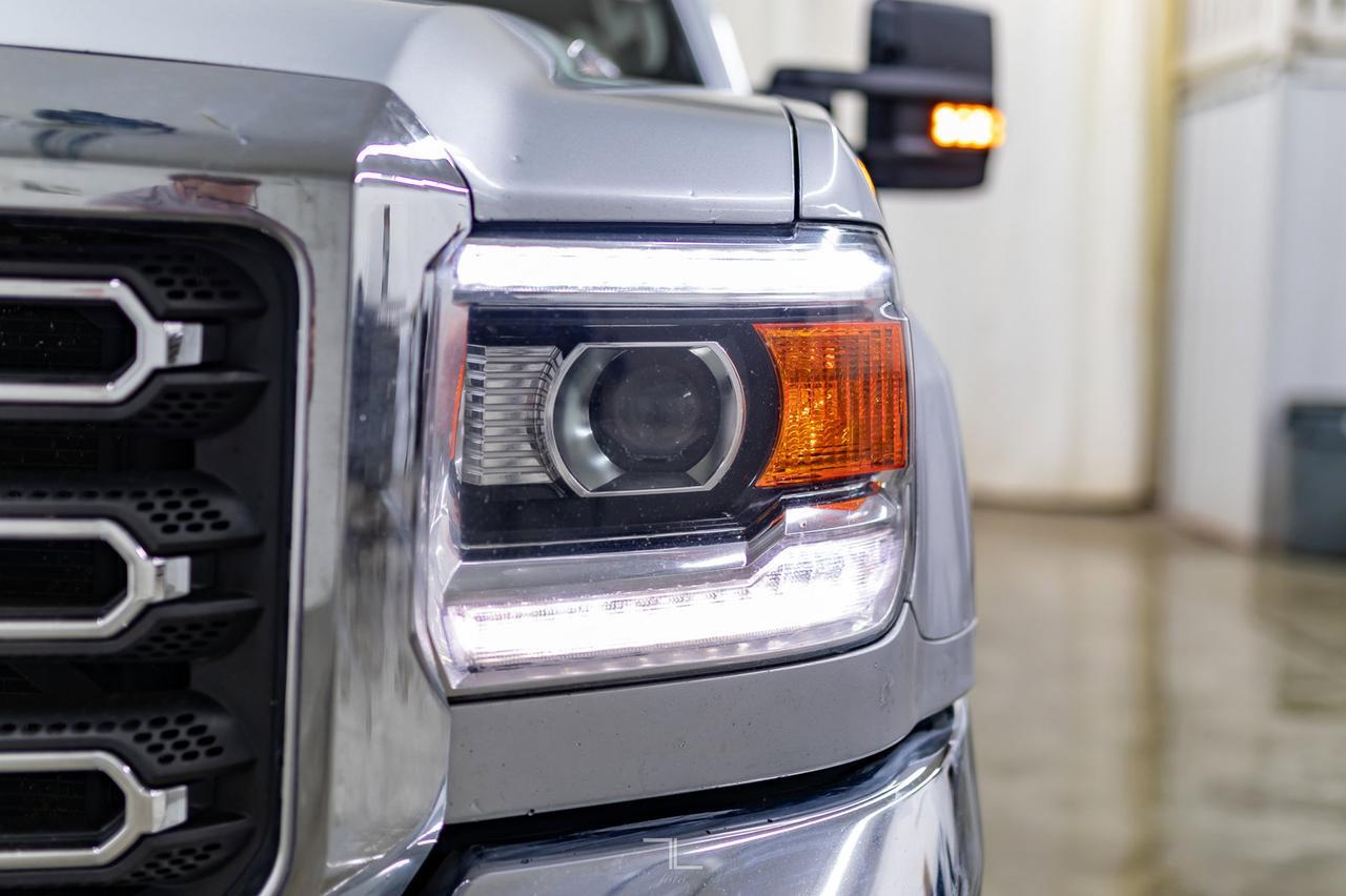 2018 GMC Sierra 2500HD 4x4 Crew Cab SLE Diesel Leather BCam Red Deer AB