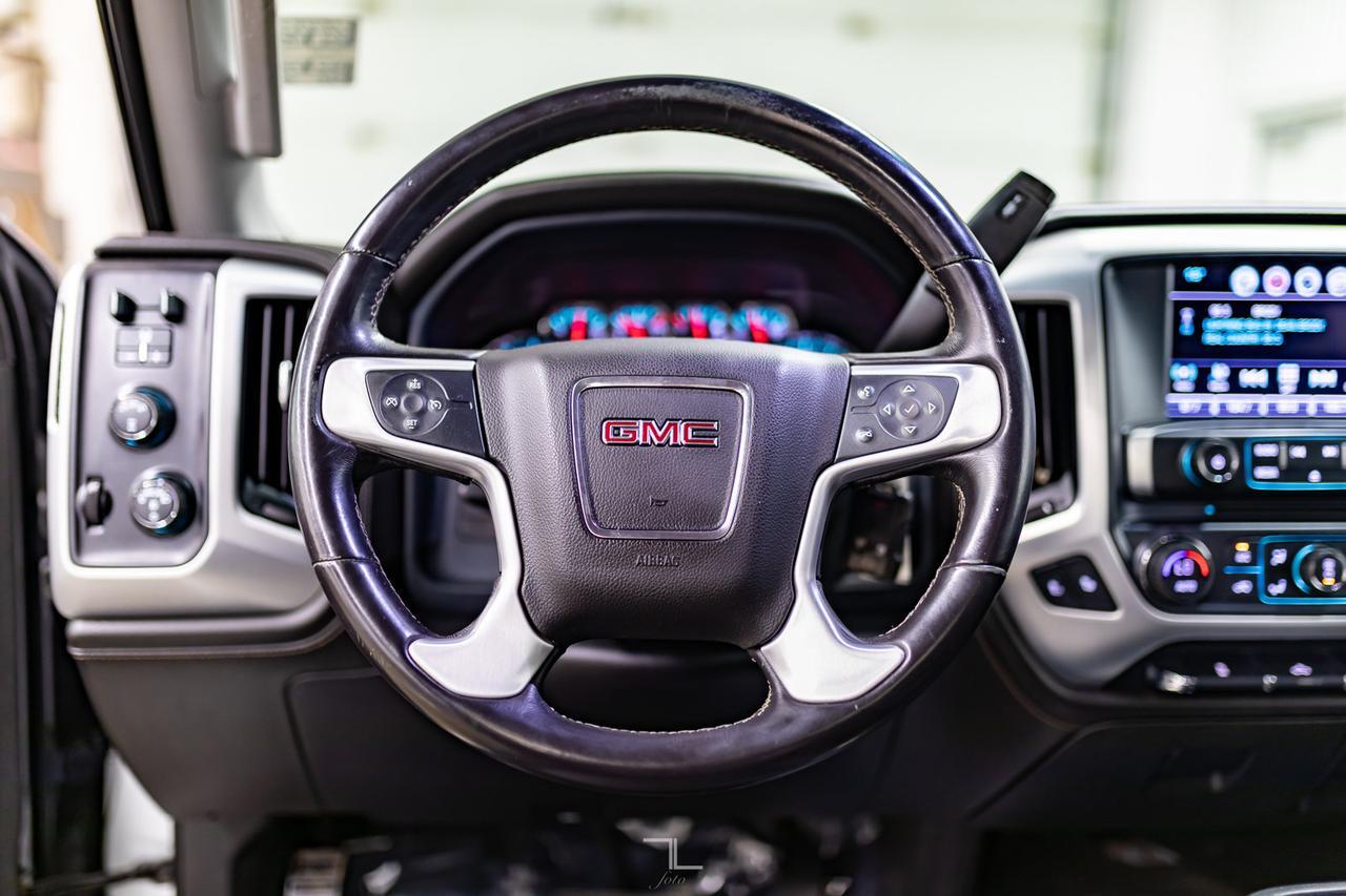 2018 GMC Sierra 2500HD 4x4 Crew Cab SLE Diesel Leather BCam Red Deer AB