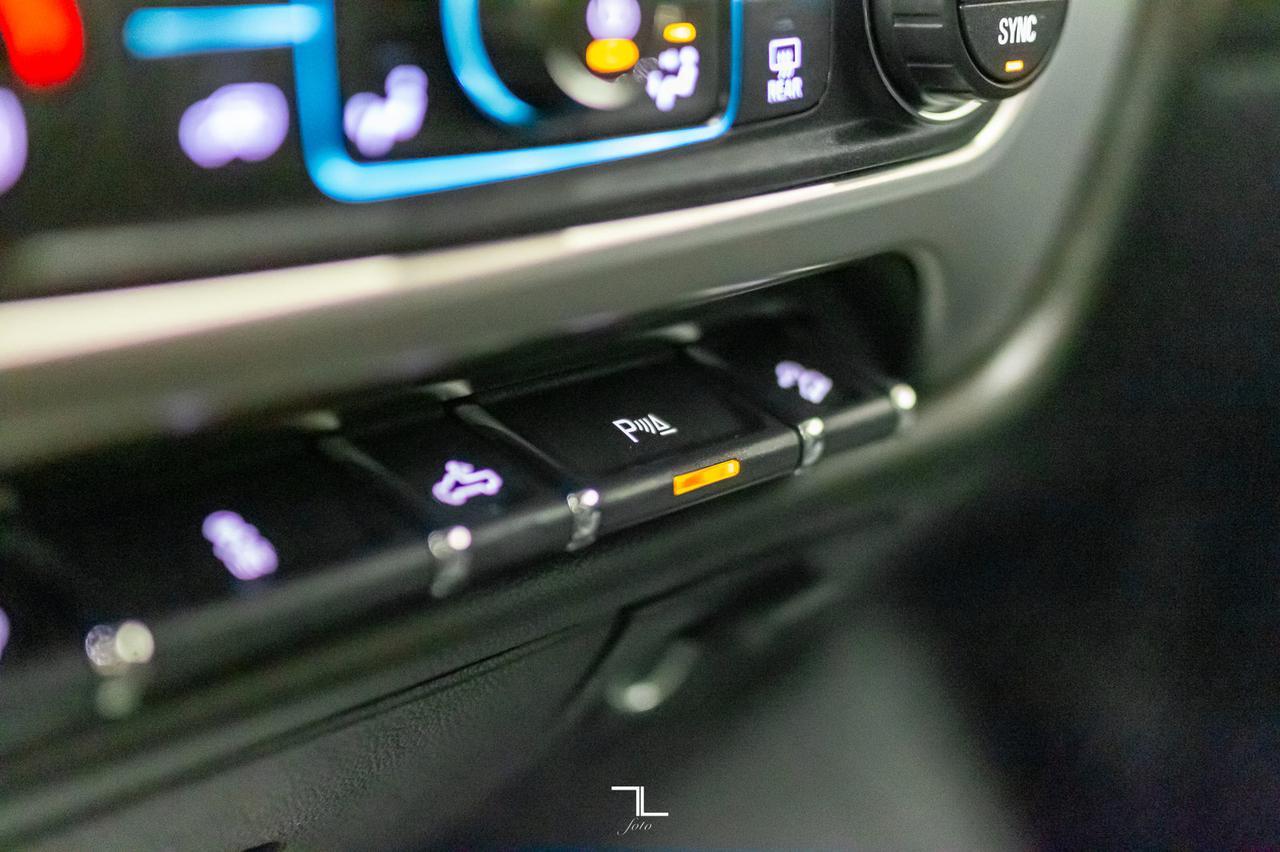 2018 GMC Sierra 2500HD 4x4 Crew Cab SLE Z71 BCam Red Deer AB