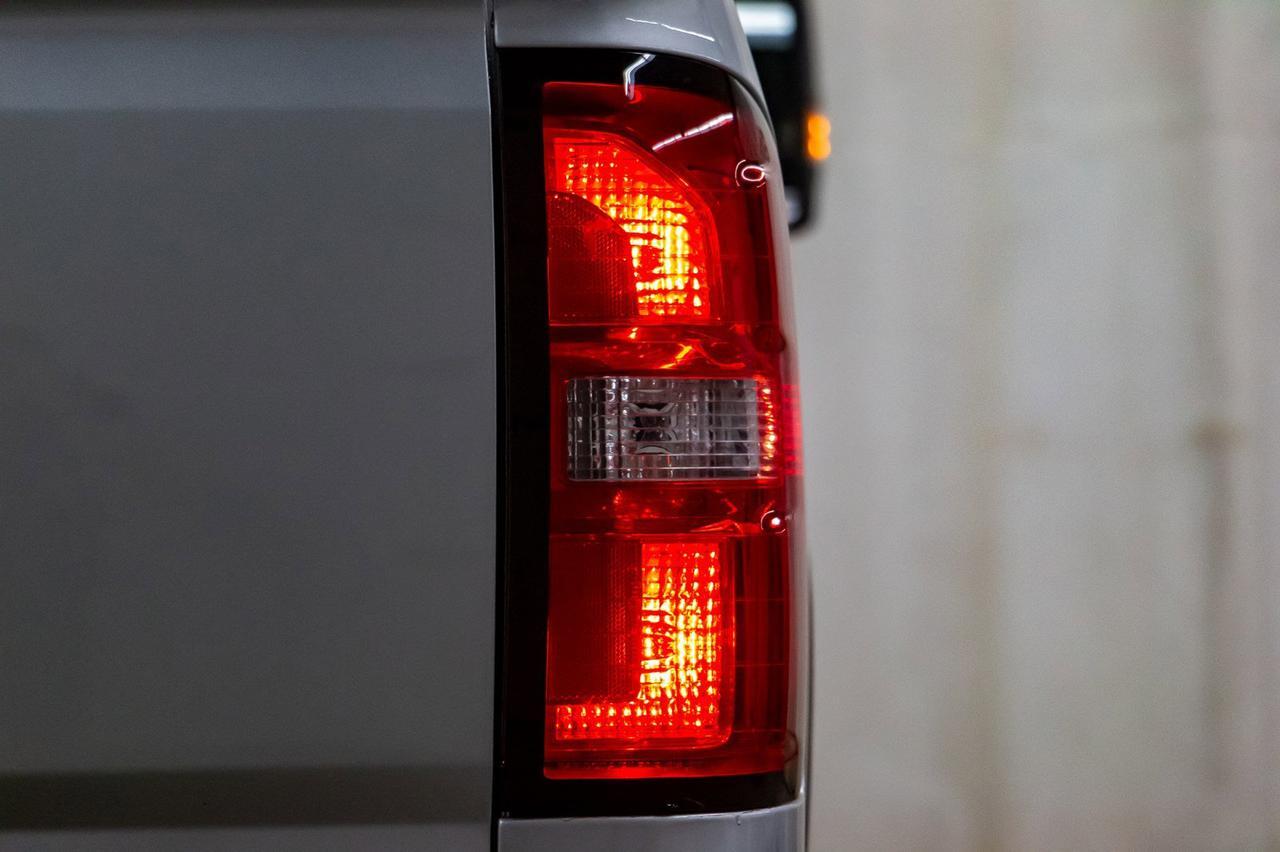 2018 GMC Sierra 2500HD 4x4 Crew Cab SLE Z71 Diesel Allison Leather Nav BCam Red Deer AB