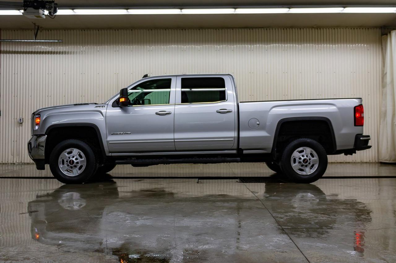 2018 GMC Sierra 2500HD 4x4 Crew Cab SLE Z71 Diesel Leather Nav Red Deer AB