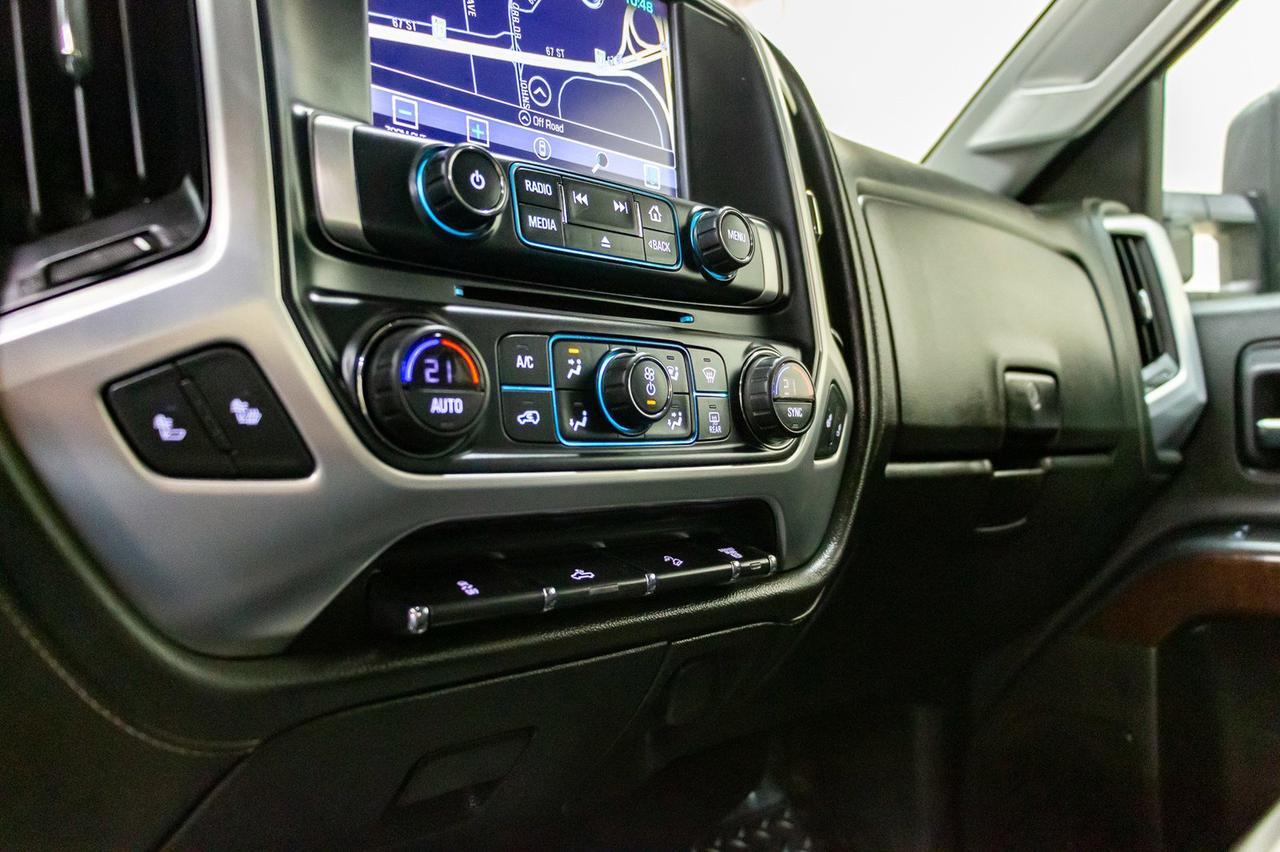 2018 GMC Sierra 2500HD 4x4 Crew Cab SLE Z71 Diesel Leather Nav Red Deer AB