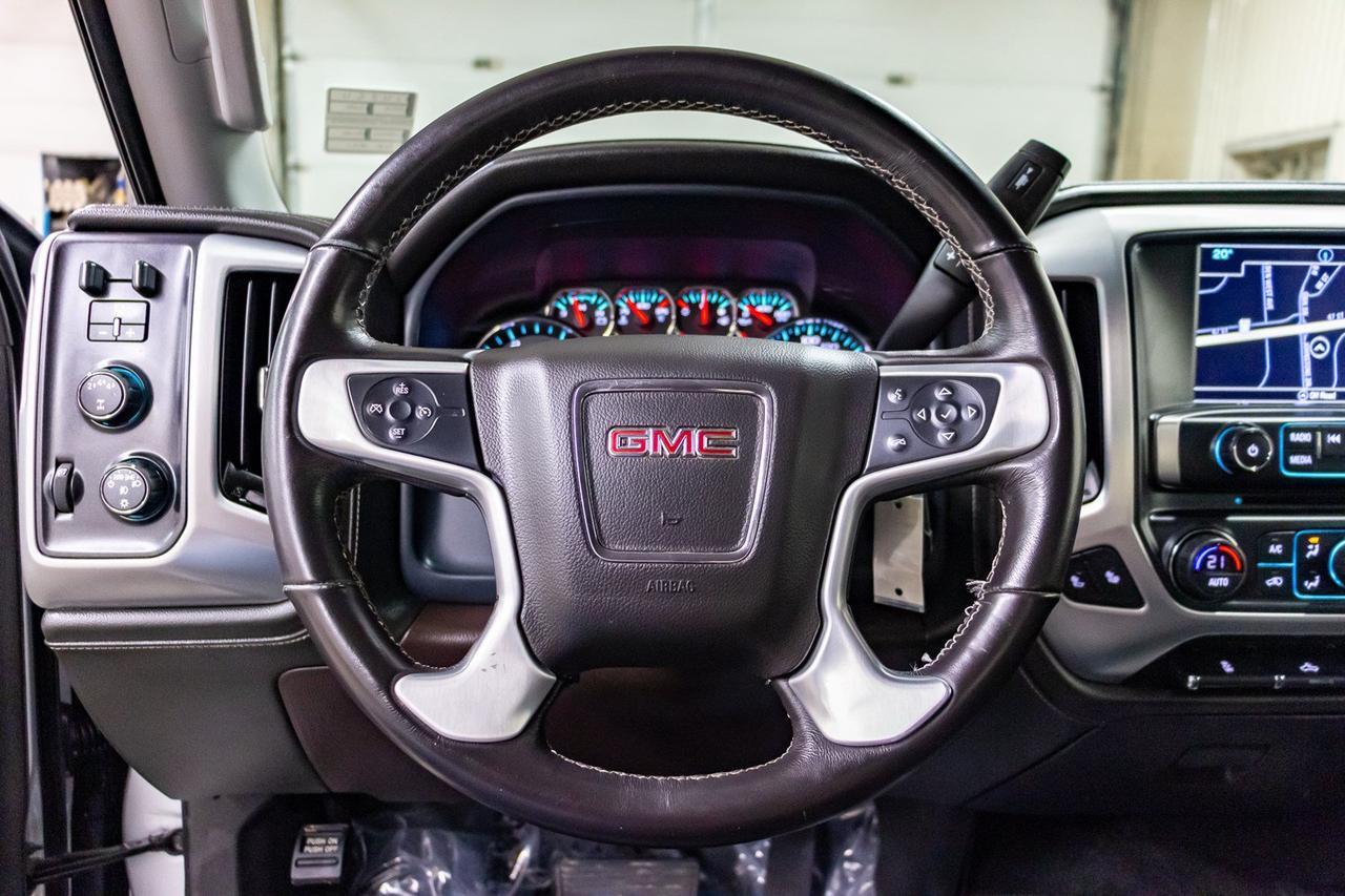 2018 GMC Sierra 2500HD 4x4 Crew Cab SLE Z71 Diesel Leather Nav Red Deer AB