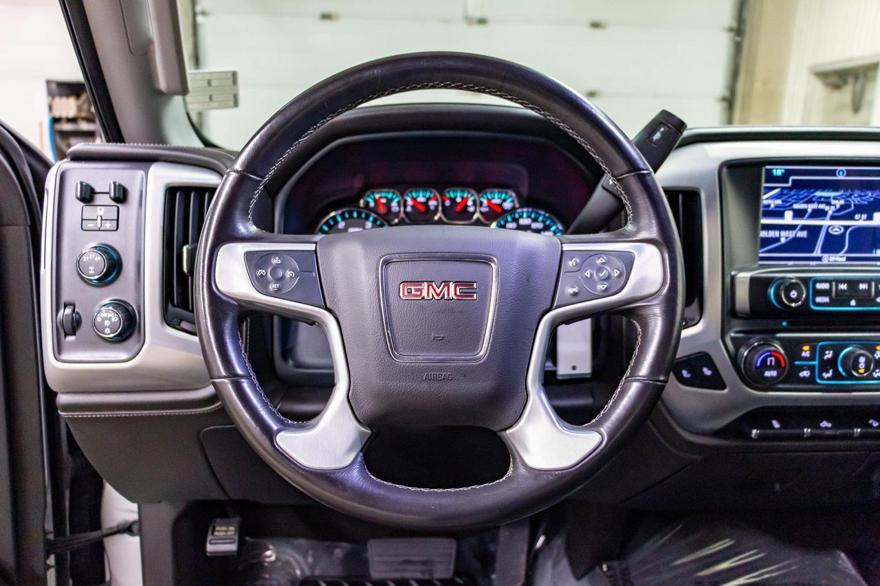 2018 GMC Sierra 2500HD 4x4 Crew Cab SLE Z71 Diesel Leather Nav Red Deer AB