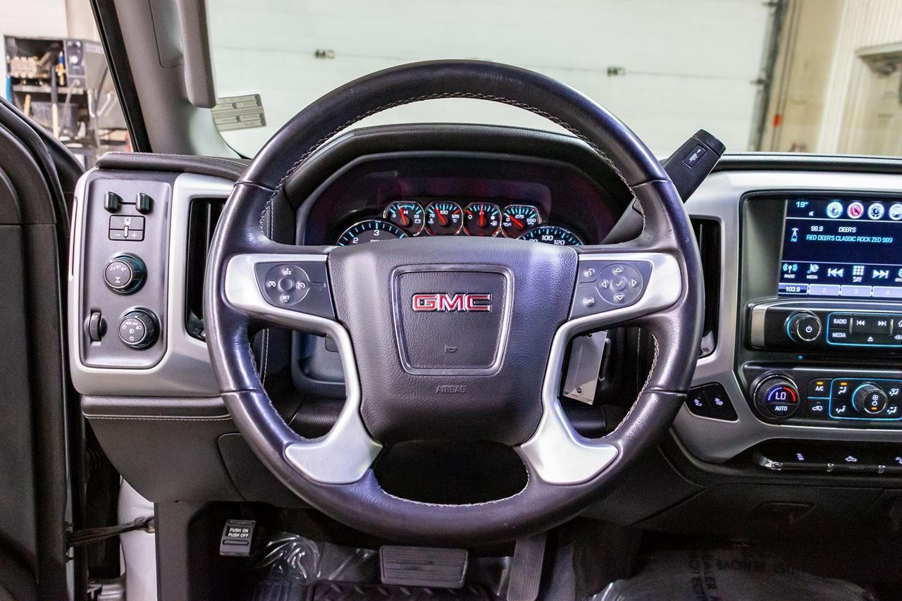 2018 GMC Sierra 2500HD 4x4 Crew Cab SLE Z71 Leather Nav BCam Red Deer AB