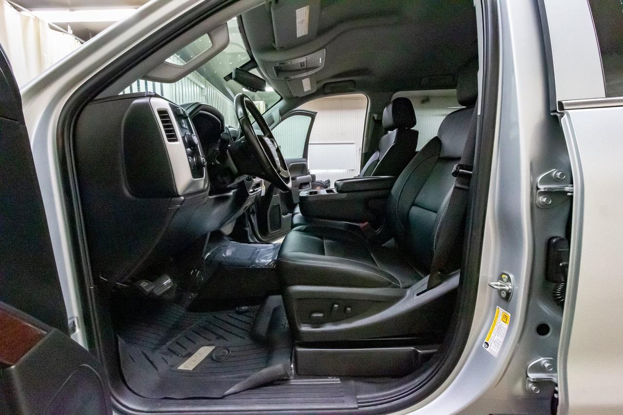 2018 GMC Sierra 2500HD 4x4 Crew Cab SLE Z71 Leather Nav Red Deer AB