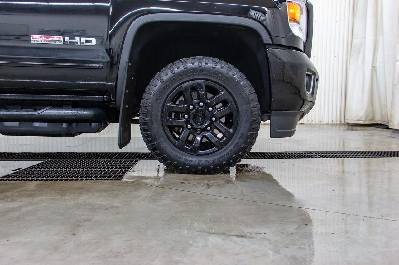 2018 GMC Sierra 2500HD 4x4 Crew Cab SLT All Terrain Diesel Red Deer AB