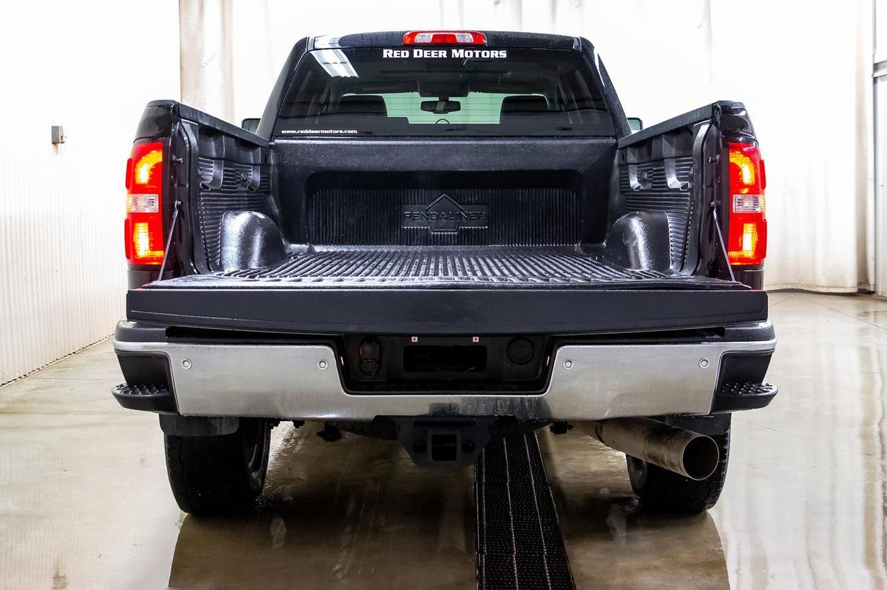 2018 GMC Sierra 2500HD 4x4 Crew Cab SLT Diesel Leather Roof Nav Red Deer AB