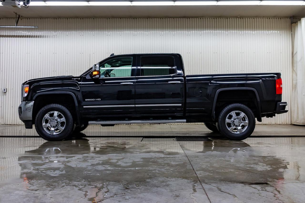 2018 GMC Sierra 2500HD 4x4 Crew Cab SLT Diesel Leather Roof Nav Red Deer AB