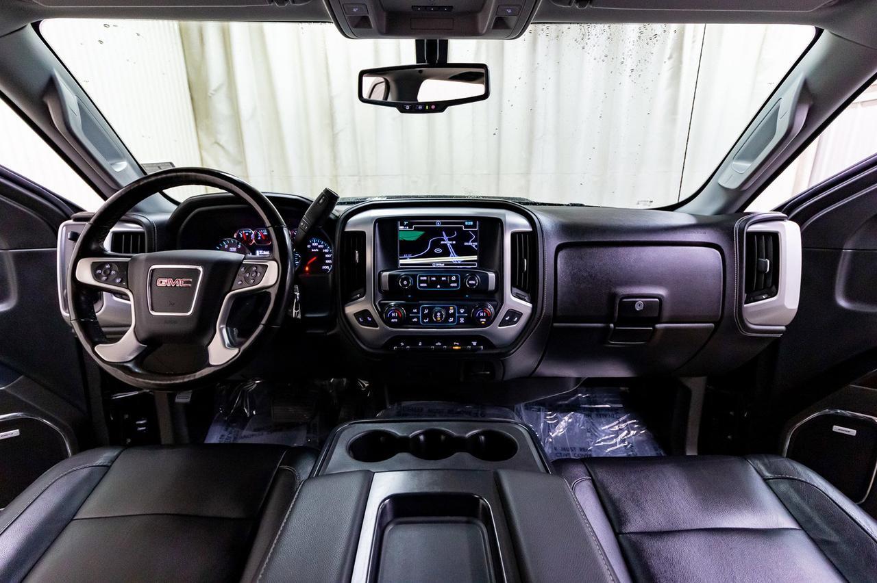 2018 GMC Sierra 2500HD 4x4 Crew Cab SLT Diesel Leather Roof Nav Red Deer AB