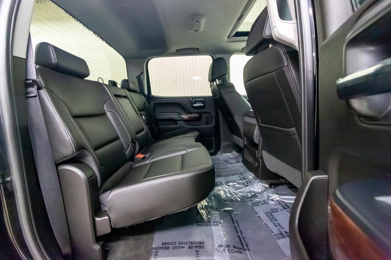 2018 GMC Sierra 2500HD 4x4 Crew Cab SLT Diesel Leather Roof Nav Red Deer AB