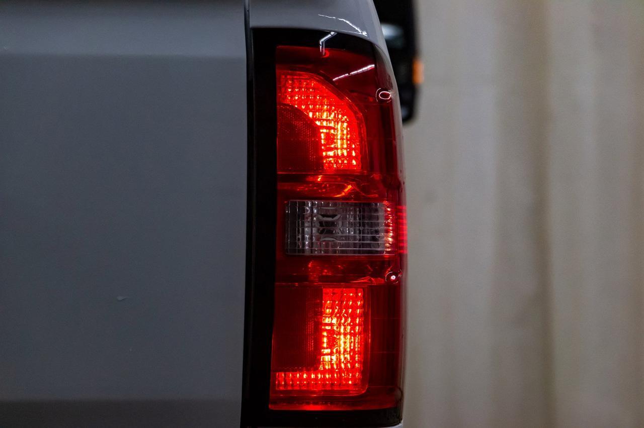 2018 GMC Sierra 2500HD 4x4 Reg Cab SLE Longbox BCam Red Deer AB