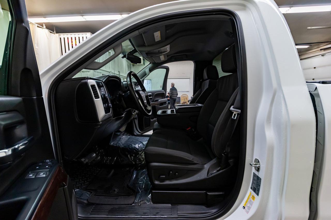 2018 GMC Sierra 2500HD 4x4 Reg Cab SLE Longbox BCam Red Deer AB