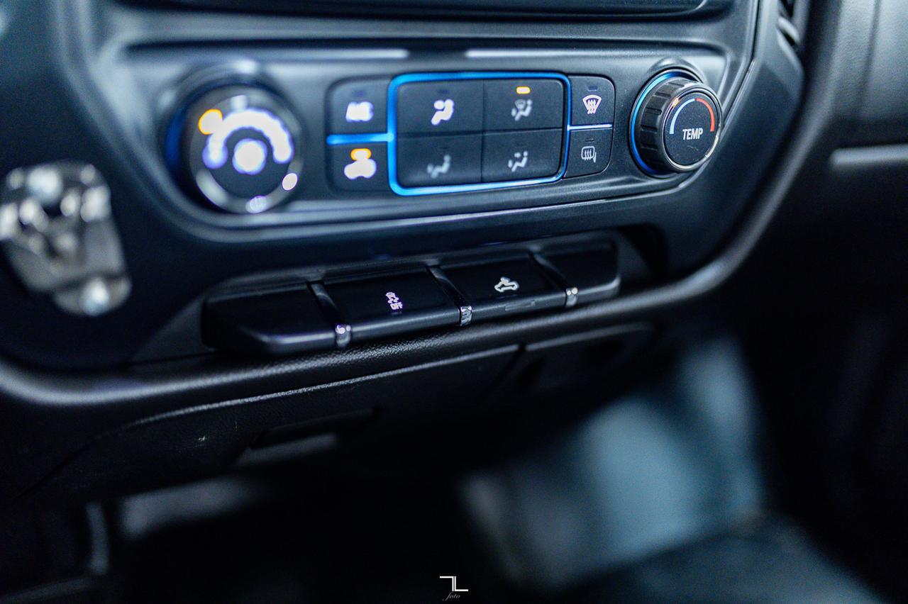 2018 GMC Sierra 2500HD 4x4 Reg Cab WT BCam Red Deer AB