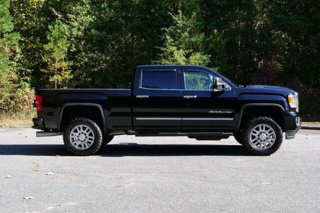 2018 GMC Sierra 2500HD Denali 4X4 / New Tires / ALLISON / Duramax Diesel! High Point NC