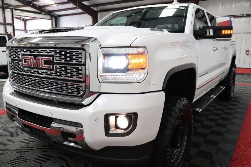 2018 GMC Sierra 2500HD Denali 6.6L Duramax Diesel Cognito Fox Shocks 35in Nitto Tires Arlington TX