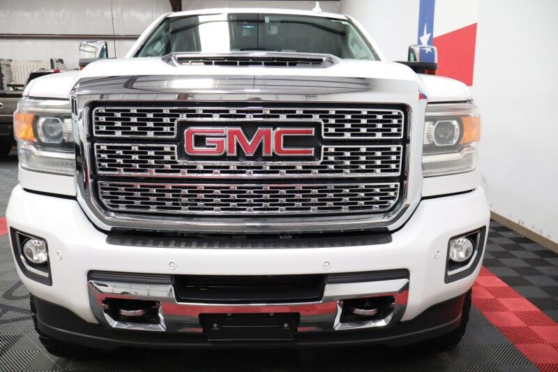 2018 GMC Sierra 2500HD Denali 6.6L Duramax Diesel Cognito Fox Shocks 35in Nitto Tires Arlington TX