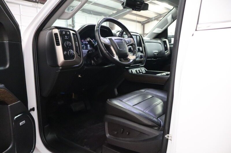 2018 GMC Sierra 2500HD Denali 6.6L Duramax Diesel Cognito Fox Shocks 35in Nitto Tires Arlington TX