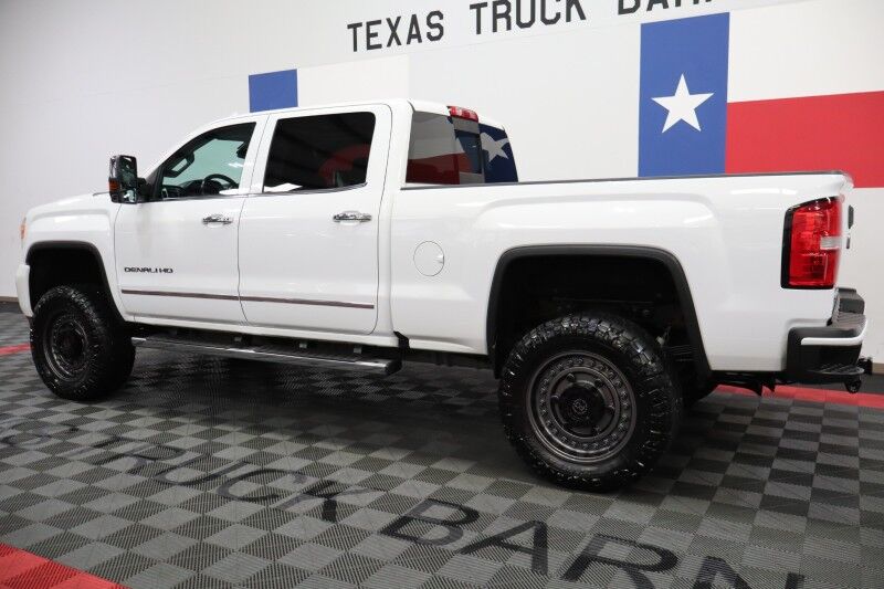 2018 GMC Sierra 2500HD Denali 6.6L Duramax Diesel Cognito Fox Shocks 35in Nitto Tires Arlington TX